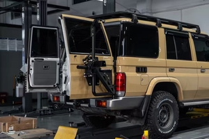 Nuevo Soporte para Llanta de Repuesto <span class=keywords><strong>Vipera</strong></span> LC250 Reforzado con Acero para Land Cruiser 2016-2019 - Viajes sin Preocupaciones, Todoterreno Extremo - Product Image 5