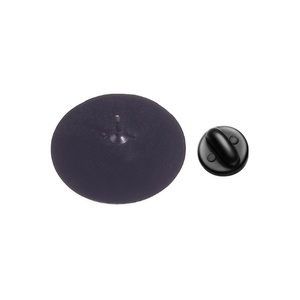 Broche en émail colorée ronde avec affirmation positive pour la santé mentale, idéale pour décorer un sac à dos - Product Image 5