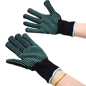 Gants de protection résistants à la chaleur pour la coiffure, pour le bouclage, le lissage et le travail avec un fer à lisser - Product Image 2