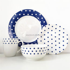 Service de table en céramique et porcelaine à pois de style français - Product Image 1