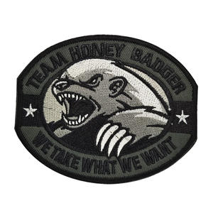 Parche Bordado del Equipo Honey Badger: Nos Tomamos Lo Que Queremos - Product Image 3