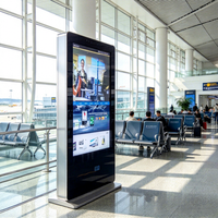 Affichage numérique extérieur résistant aux intempéries de 65 pouces, Totem publicitaire tactile vertical LCD pour la publicité commerciale en extérieur