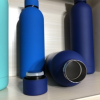 Botellas de Agua Deportivas de Acero Inoxidable con Aislamiento al Vacío de Doble Pared, Recubrimiento de Goma Suave, Boca Pequeña, 500 ml, 750 ml, con Logotipo Personalizado