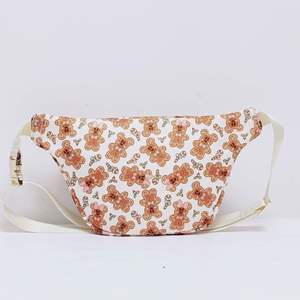 Envío Rápido, Bajo MOQ, Regalo de Navidad, Bolsa de Deporte con Temática del Parque de Atracciones Magic Kingdom, Bolsa de Nylon Impermeable Grande, Bolsa Cruzada con Diseño de Galleta de Jengibre - Product Image 2