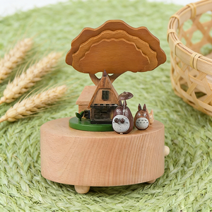 Caja Musical de Madera con Melodía Personalizada de Anime Totoro, Decoración Musical de Manivela, Venta al por Mayor - Product Image 2