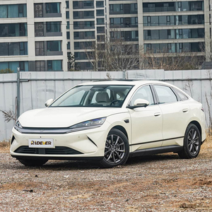 รถยนต์ไฟฟ้า BYD ซีดาน EV พลังงานใหม่ ดีไซน์เพรียวบาง สี่ประตู เหมาะสำหรับการเดินทางในเมือง - Product Image 6