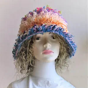定制手工针织彩虹彩色条纹钩针渔人帽甜心花式环弹簧针织仿旧水桶帽