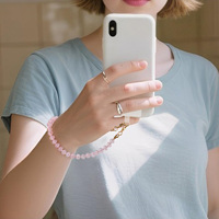 Dragonne de téléphone en pierres naturelles perlées, améthyste et obsidienne, faite à la main, chaîne de perles rondes avec intercalaire doré, cordon court pour coque de téléphone
