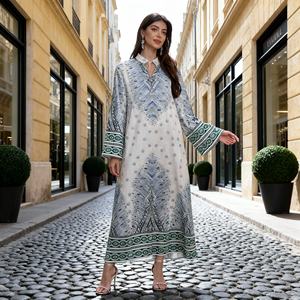 Abaya de luxe personnalisée en polyester avec strass thermocollants pour les fêtes et les soirées, robe pour femmes musulmanes - Product Image 3