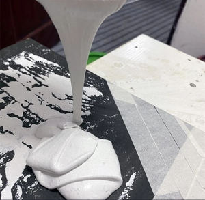 Peinture liquide PU imperméable pour l'extérieur, résistante aux UV, anti-fissures, durcissante à l'humidité, revêtement de réparation pour toitures et murs en polyuréthane - Product Image 2