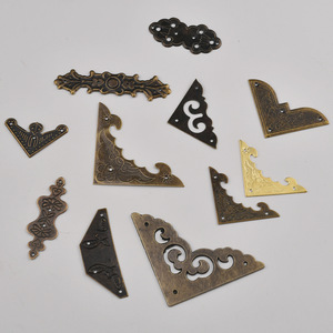 Wenzhou Platinum Link Antique Iron <b>Corner</b> <b>Protectors</b> New Chinese Style Anti Scratch Furniture Hardware Accessories - Product Image 1