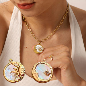 Collar de Acero Inoxidable con Baño de Oro Real de 18K, Diseño de Sol y Luna, con Colgante de Moneda de Nácar Natural, <span class=keywords><strong>Joyería</strong></span> para Mujer, Resistente al Deslustre - Product Image 1