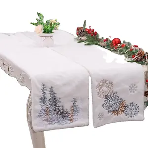 QY-160 Luxe Borduren Kerst Tafelloper Besneeuwde Wit Faux Fur Tafelloper Voor Kerst Tafeldecoraties