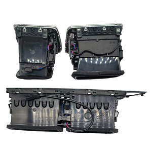 Rejilla de Ventilación 8R1 820 951 de Plástico para el Interior de Autos Audi - Product Image 3