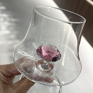 Vente <span class=keywords><strong>de</strong></span> cave gobelets en verre à motifs <span class=keywords><strong>de</strong></span> raisin rouge sur mesure matériau à haute teneur en borosilicate diamants incrustés transparents - Product Image 3