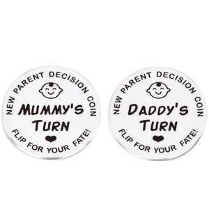 Nouvelle pièce de monnaie amusante pour prendre des décisions, cadeau pour les nouveaux parents, maman et papa, pour les femmes enceintes et les jeunes mamans et papas. - Product Image 2