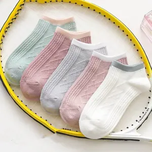 Nouveaux produits printemps été vente en gros Chaussettes en coton pour femmes Chaussettes bateau coréennes mignonnes pour femmes