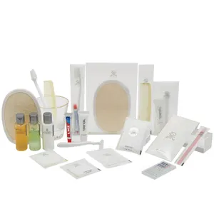 Marque privée OEM, ensemble de fournitures de chambre d'hôtel 5 étoiles de luxe, kit de toilette jetable personnalisé pour hôtel