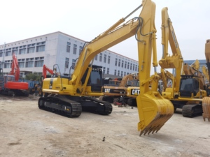 Excavatrice sur chenilles Komatsu PC220 d'occasion, 22 tonnes, PC220-7 PC220-8, origine Japon, pelle hydraulique - Product Image 6
