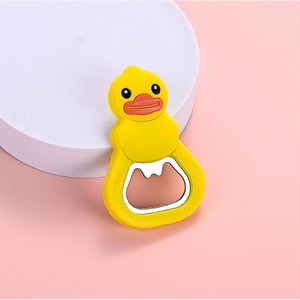 Décapsuleurs en plastique et caoutchouc modernes de forme personnalisée, aimants décoratifs pour cuisine, aimants de réfrigérateur animaux de dessin animé en promotion - Product Image 3