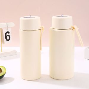 Botella de Agua Deportiva de Acero Inoxidable con Aislamiento al Vacío Frank de 34 oz/1000 ml, con Tapa Abatible para Aislamiento en Frío, Diseño Portátil - Product Image 4