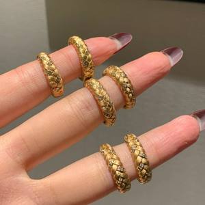 Bague en or 18 carats plaqué argent sterling S925, style médiéval vintage, style tissu, antique, brossée, en soie, torsadée, tissée, diamant - Product Image 4