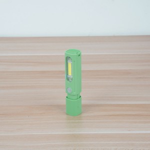 Linterna LED Ergonómica de Buena Calidad con Alta Luminosidad, Recargable, para Montañismo, Aventuras y Actividades al Aire Libre - Product Image 3