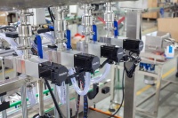 Automatische vullijn voor gepersonaliseerde passievruchtensapflessen, kleine vul- en afsluitmachine voor dranken en siroop