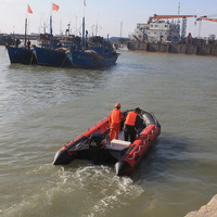 Bateau gonflable aérodynamique en PVC de yacht de sport auto-videur professionnel pour une consommation de carburant efficace et des voyages de longue distance
