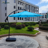 Parasol de terrasse extérieur avec 8 baleines en acier renforcées, auvent ventilé, panneau solaire et structure à manivelle