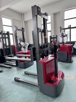 Offre spéciale Worui : chariot élévateur électrique avec une hauteur de levage de 3 mètres et une capacité de charge de 1,5 tonne