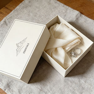 Boîtes d'emballage cadeaux en papier rigide avec couvercle et base personnalisés avec logo pour vêtements - Product Image 3