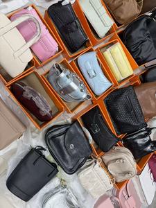 Sacs en gros 2026 : Nouveaux arrivages, stock ancien, sacs à main pour femme, sacs à bandoulière d'occasion, assortiment aléatoire - Product Image 6