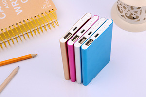 Batería Externa Portátil Ultrafina de 4000 mAh/5000 mAh, con Carga Rápida de 15W, Micro USB, de Metal, para Uso en Exteriores, Venta al Por Mayor - Product Image 5