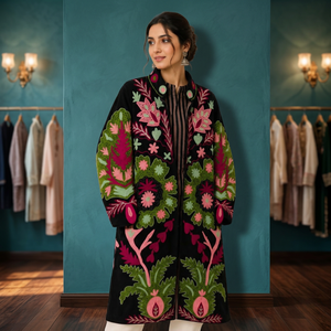 Manteau en velours Suzani brodé à la main pour femme, motif floral Paisley noir, mi-long, style kimono, ouvert sur le devant, robe bohème d'hiver - Product Image 6