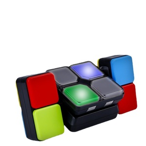 Vendita calda 4 modalità di gioco Flipslide Game Slide e abbina i colori per battere la musica dell'orologio con il cubo magico leggero - Product Image 1