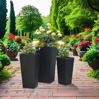 Vase à fleurs moderne en osier imperméable et portable, jardinière durable en chêne MDF et rotin pour la décoration d'appartements et de patios extérieurs