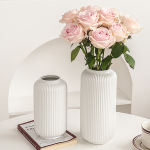 Low MOQ Unique Elegant Nordic <b>Porcelain</b> Round Flowers <b>Vases</b> <b>Ceramic</b> <b>Vase</b> for Home Wedding Decor - Product Image 3