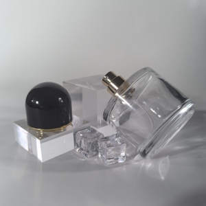 Vente en gros d'usine - Flacon en verre cylindrique 66 ml - Flacon <span class=keywords><strong>de</strong></span> <span class=keywords><strong>parfum</strong></span> vide transparent - Fournisseurs avec bouchon - Product Image 3