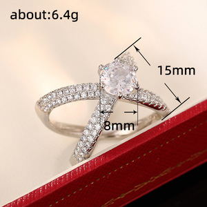 Elegante Anello Incrociato per Donne, Gioiello Minimalista alla Moda - Product Image 5