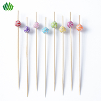 Brochette perlée créative pour les pics de fruits en bambou de fête avec des bâtons de cocktail fantaisie de football en plastique coloré