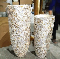 Pot de fleurs en mosaïque de coquillages en forme de triangle, nacre blanche, pour l'hôtellerie