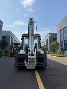 Chargeuse-pelleteuse puissante de 8 tonnes, capacité de la benne de 1,5 m³, pour travaux de terrassement, de construction et d'agriculture - Product Image 5