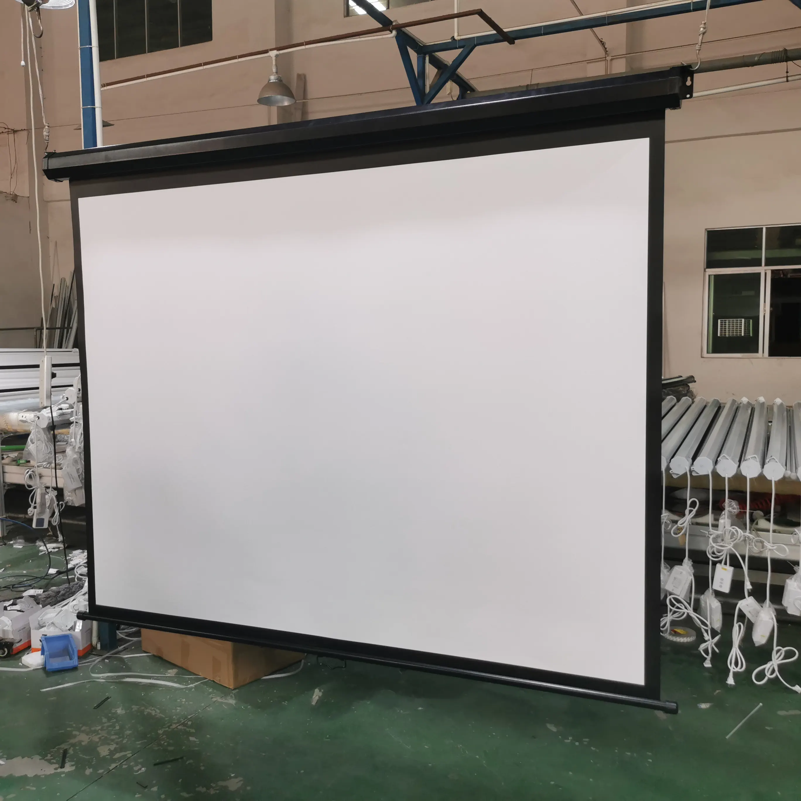 होम थियेटर फैक्टरी मूल्य 120 इंच की दीवार घुड़सवार ऊपर खींचो/नीचे खींच प्रोजेक्टर स्क्रीन मैनुअल स्क्रीन