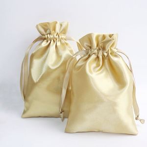 Sacs cadeaux en satin avec cordon de serrage pour cosmétiques et bijoux, personnalisables avec logo, pour perruques et extensions capillaires – Vente en gros - Product Image 1