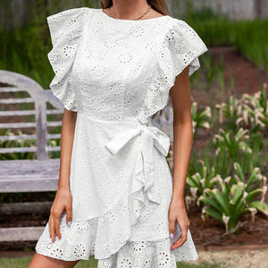 Robe mini en coton blanc ajouré à volants, de haute qualité, personnalisée, douce, 100% coton, brodée. - Product Image 2