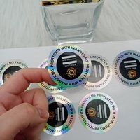 Autocollant en vinyle imperméable avec impression de logo PVC, étiquettes personnalisées en rouleau pour usage industriel, adhésif permanent pour une fixation sécurisée