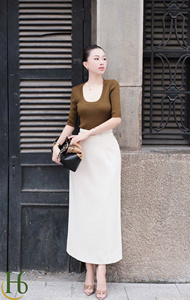 กระโปรงทรงเอไลน์สำหรับผู้หญิง กระโปรงมิดิลายเรียบ กระโปรงสั้นทรงเอไลน์ ดีไซน์หรูหรา ระบายอากาศได้ดี บริการ OEM เวียดนาม - Product Image 3