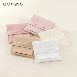 Pochette d'Emballage de Bijoux en Microfibre avec Rabat, Imprimée Logo Personnalisé, pour Colliers et Boucles d'Oreilles - Product Image 5