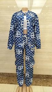 2026新款时尚女装三件套休闲运动服装套装长上衣棉短裤实心印花图案欧式 - Product Image 6